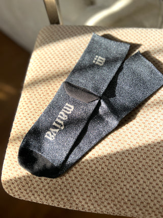 Chaussettes noires pailletées en couleur.•Boutique Française de